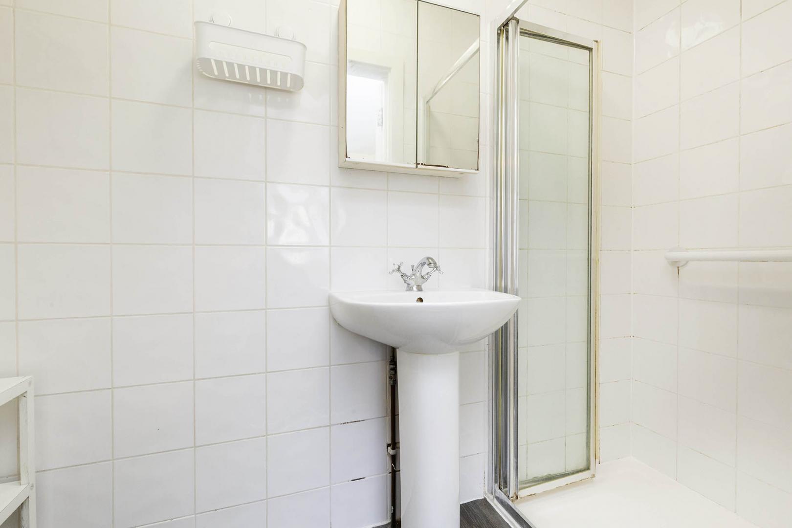 Modern Studio Apartment Deerhurst Road, Willesden Green